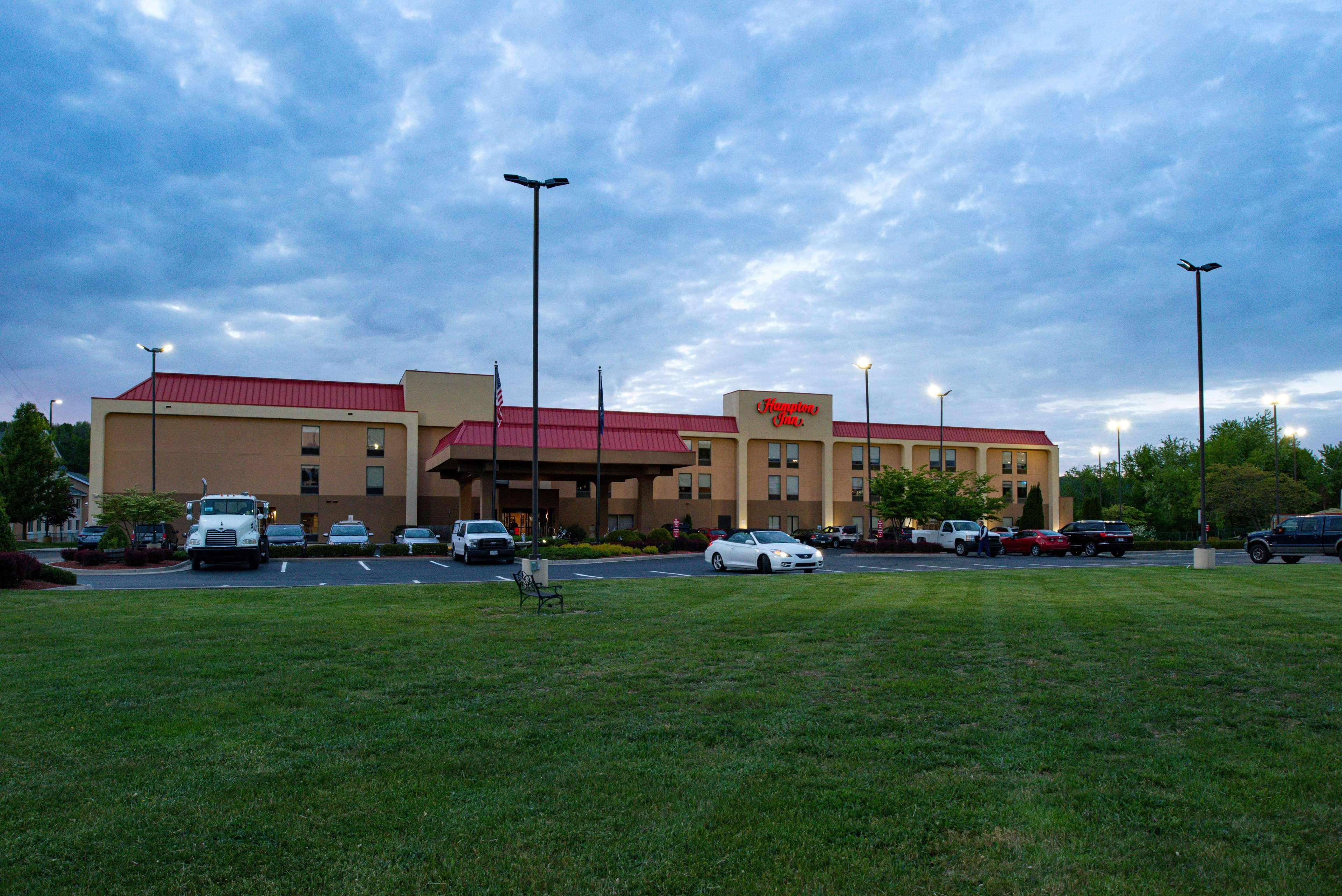 Hampton Inn Wytheville Extérieur photo